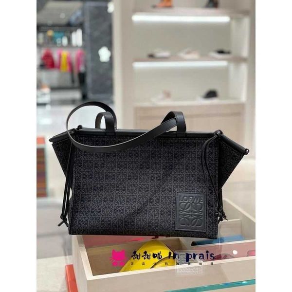 luxury designer loevve bag fashion tote shoulder canvas bags women's cushion emblem one handbag purse wallet
luxury designer loevve bag fashion tote shoulder canvas bags women's cushion emblem one handbag purse wallet