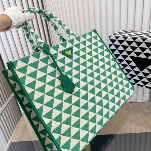 designer handbag women's shoulder bag fashion crossbody bag classic triangle tote bag large capacity leisure shopping bag commuter shou
designer handbag women's shoulder bag fashion crossbody bag classic triangle tote bag large capacity leisure shopping bag commuter shou