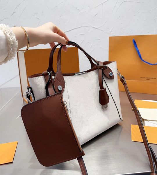 5a real leather totes woman women luxurys designers bags fashion handbags messenger crossbody shoulder bag wallet lady clutch
5a real leather totes woman women luxurys designers bags fashion handbags messenger crossbody shoulder bag wallet lady clutch