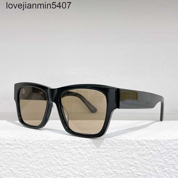 2023 fashion design sunglasses %80 factory wholesale and retail family b's new tiktok online celebrity personality japane korean sungla, White;black
2023 fashion design sunglasses %80 factory wholesale and retail family b's new tiktok online celebrity personality japane korean sungla, White;black