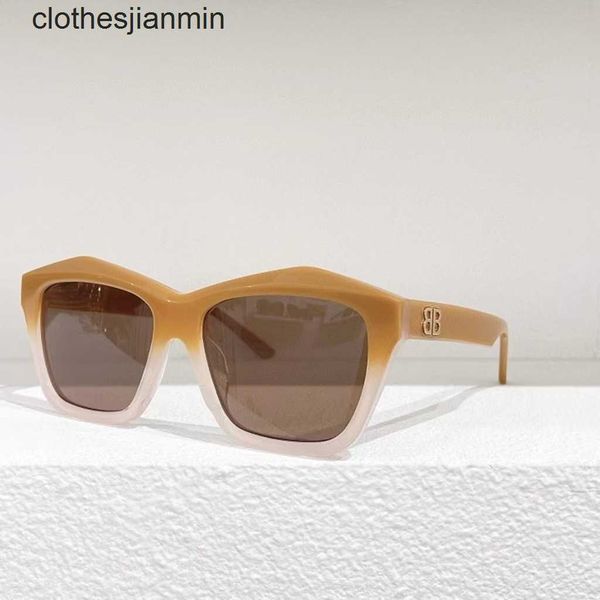 2023 fashion design sunglasses %80 factory wholesale and retail home b paris new net red the same personalized letter sunglass women's, White;black
2023 fashion design sunglasses %80 factory wholesale and retail home b paris new net red the same personalized letter sunglass women's, White;black