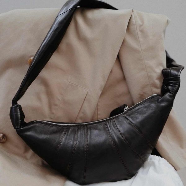 lemaire shoulder bag designer fashion horn bun kesong sheepskin one oblique span dumpling small genuine leather chest bag crossbody underarm
lemaire shoulder bag designer fashion horn bun kesong sheepskin one oblique span dumpling small genuine leather chest bag crossbody underarm