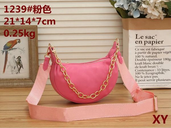 women luxurys designers half month bags crescent edition metal chain luxury canvas hobo shoulder bag chest pack lady tote chains purse nylon
women luxurys designers half month bags crescent edition metal chain luxury canvas hobo shoulder bag chest pack lady tote chains purse nylon