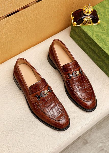 2023 men dress shoes business casual breathable flats men's classic brand designer wedding party driving shoes size 38-46, Black
2023 men dress shoes business casual breathable flats men's classic brand designer wedding party driving shoes size 38-46, Black