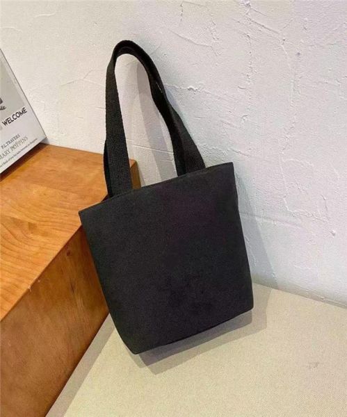 fashion design solid cosmetic bags canvas chain tote shopping handbag casual classic black ladies makeup bags3947586
fashion design solid cosmetic bags canvas chain tote shopping handbag casual classic black ladies makeup bags3947586