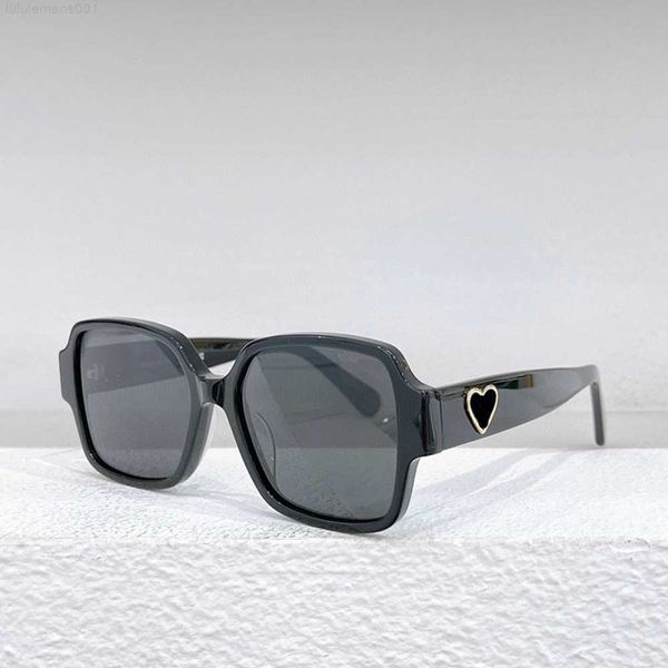 luxury designer sunglasses for men women beach summer style antiultraviolet retro square frame fashion eyeglasses, White;black
luxury designer sunglasses for men women beach summer style antiultraviolet retro square frame fashion eyeglasses, White;black