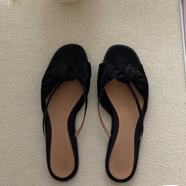 spring and summer new fashion silk bow sandals comfortable and versatile flat muller slippers women 3vou, Black
spring and summer new fashion silk bow sandals comfortable and versatile flat muller slippers women 3vou, Black