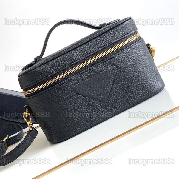 10a mirror quality designers mini beauty case bags 18cm womens black purse luxurys real leather handle handbags clutch crossbody shoulder st
10a mirror quality designers mini beauty case bags 18cm womens black purse luxurys real leather handle handbags clutch crossbody shoulder st