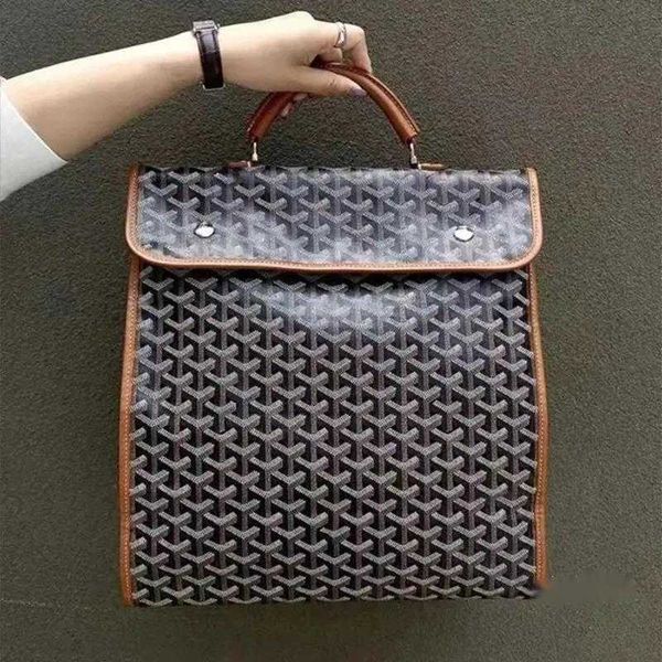 2023-designer backpack luxury designer bag letter design casual large capacity temperament bag backpack material leather
2023-designer backpack luxury designer bag letter design casual large capacity temperament bag backpack material leather