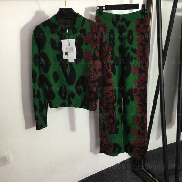 23ss womens designer clothing knitted suit women pants sets leopard print crew-neck long sleeve pullover sweater high-waisted straight pants, White
23ss womens designer clothing knitted suit women pants sets leopard print crew-neck long sleeve pullover sweater high-waisted straight pants, White