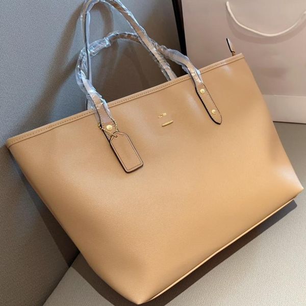 classic women shopping bags fashion large capacity totes carriage handbags purses brand letter casual shoulder bag
classic women shopping bags fashion large capacity totes carriage handbags purses brand letter casual shoulder bag