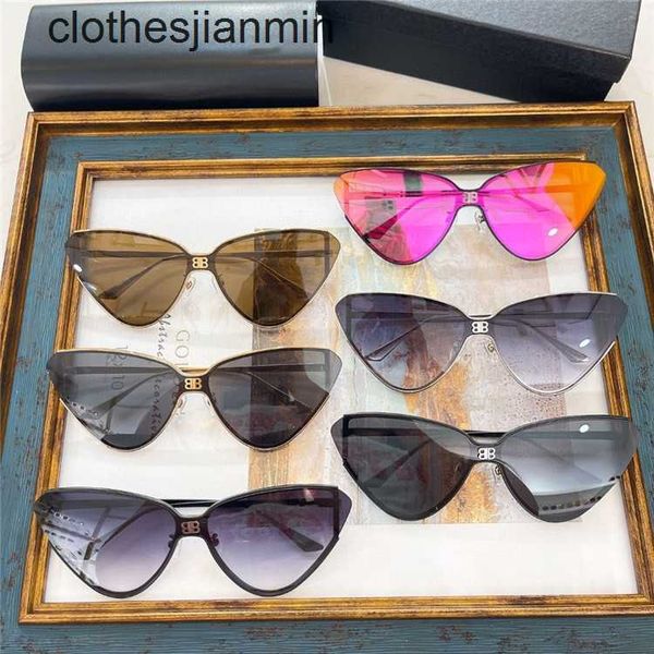 2023 fashion design sunglasses %80 factory wholesale and retail paris b family personalized hip-hop sunglass women ins same metal cat's, White;black
2023 fashion design sunglasses %80 factory wholesale and retail paris b family personalized hip-hop sunglass women ins same metal cat's, White;black