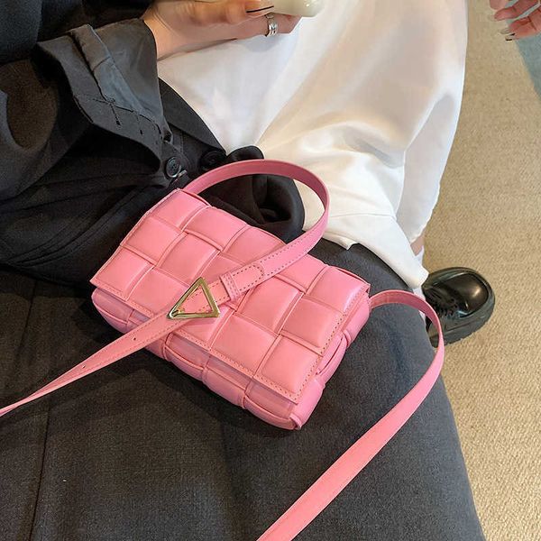 designer bag cassette bags fashionable woven phone bag shoulder casual cross body women's small bag students
designer bag cassette bags fashionable woven phone bag shoulder casual cross body women's small bag students