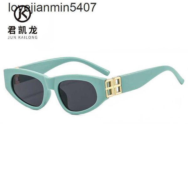 2023 fashion design sunglasses %80 factory wholesale and retail 936 new cat's eye frame female family b glass beach sunglass personalit, White;black
2023 fashion design sunglasses %80 factory wholesale and retail 936 new cat's eye frame female family b glass beach sunglass personalit, White;black