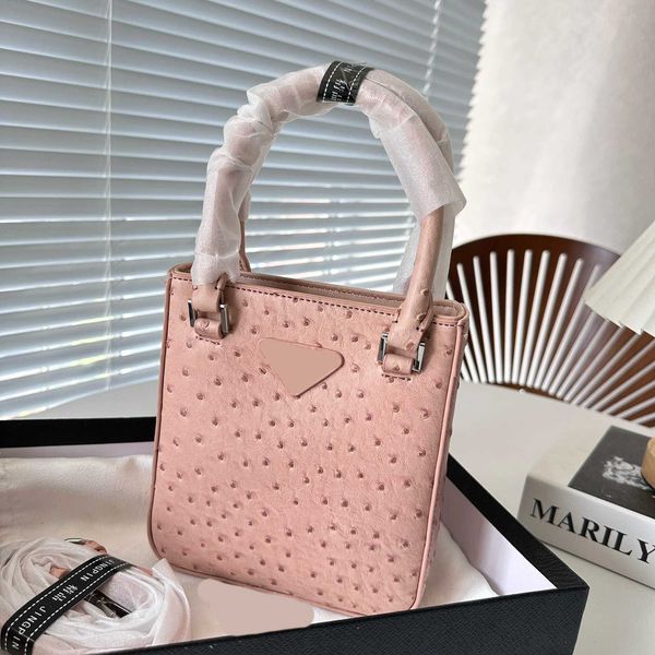 mini tote women designer bag luxurys handbag ostrich pattern totes fashion shoulder purses crossbody 230715
mini tote women designer bag luxurys handbag ostrich pattern totes fashion shoulder purses crossbody 230715