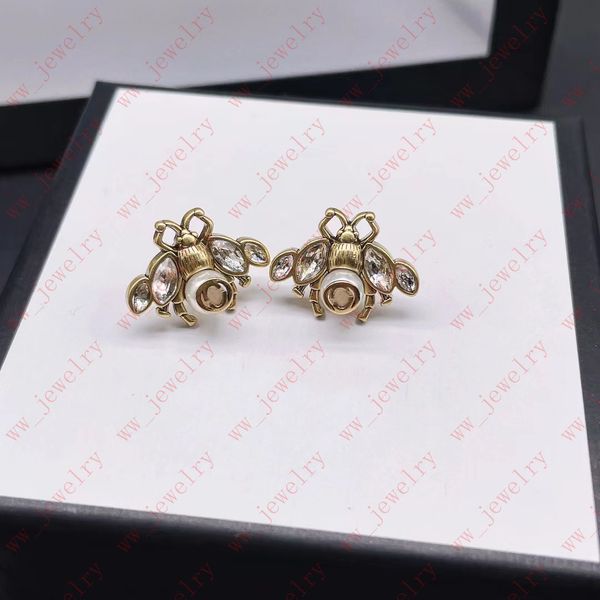 brass material crystal pearl bee stud for women, jewelry designer retro luxury design, personalized fashion gifts, with box, Golden;silver
brass material crystal pearl bee stud for women, jewelry designer retro luxury design, personalized fashion gifts, with box, Golden;silver