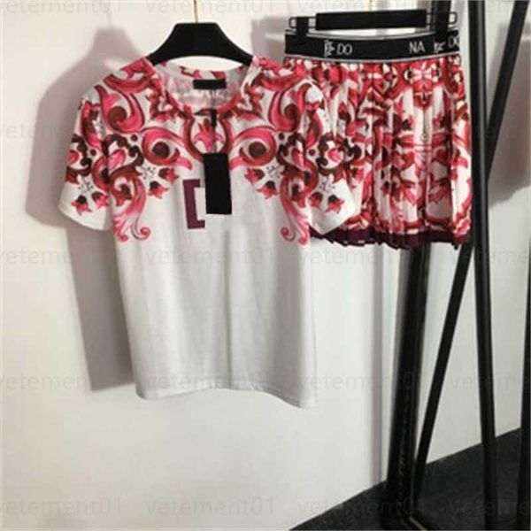 tshirt short dress lady two piece set vintage floral print short sleeve t-shirt high waist pleated short skirt summer designer suit tracksui, White
tshirt short dress lady two piece set vintage floral print short sleeve t-shirt high waist pleated short skirt summer designer suit tracksui, White