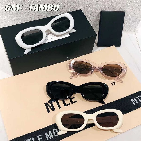 ouyang nana same tambu gm personality fashion men and women street shooting frame white sunglasses, White;black
ouyang nana same tambu gm personality fashion men and women street shooting frame white sunglasses, White;black