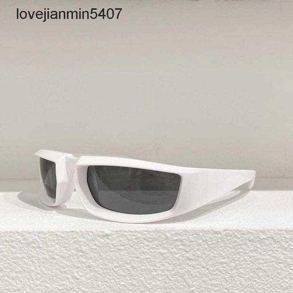 2023 design sunglasses %80 factory wholesale and retail p's new net red personalized eye protection sunglass (women's versatile fa, White;black
2023 design sunglasses %80 factory wholesale and retail p's new net red personalized eye protection sunglass (women's versatile fa, White;black