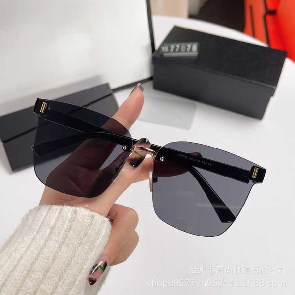 ins minimalist and high-quality sunshade sunglasses new summer sunscreen street ps versatile couple sunglasses men's driving mirrors, White;black
ins minimalist and high-quality sunshade sunglasses new summer sunscreen street ps versatile couple sunglasses men's driving mirrors, White;black