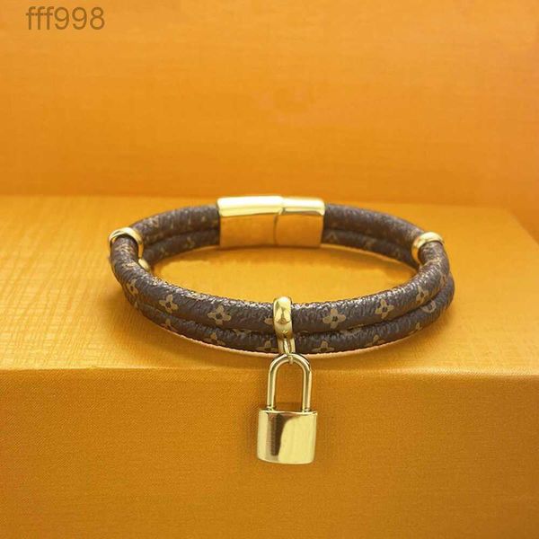 fashion magnet lock leather bracelets letter lover charm bracelet classic designer jewelry gift, Golden;silver
fashion magnet lock leather bracelets letter lover charm bracelet classic designer jewelry gift, Golden;silver
