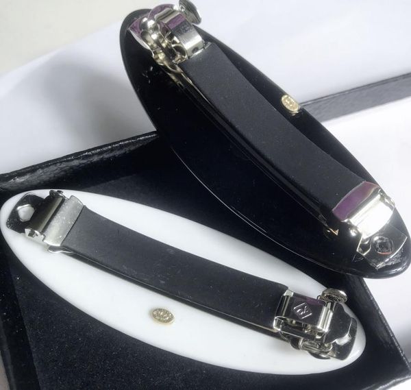 2pcslot black and white acrylic oval prismatic mesh hairpin c hair clip back with stamp for ladies collection luxury items hair o9302177, Golden;silver
2pcslot black and white acrylic oval prismatic mesh hairpin c hair clip back with stamp for ladies collection luxury items hair o9302177, Golden;silver