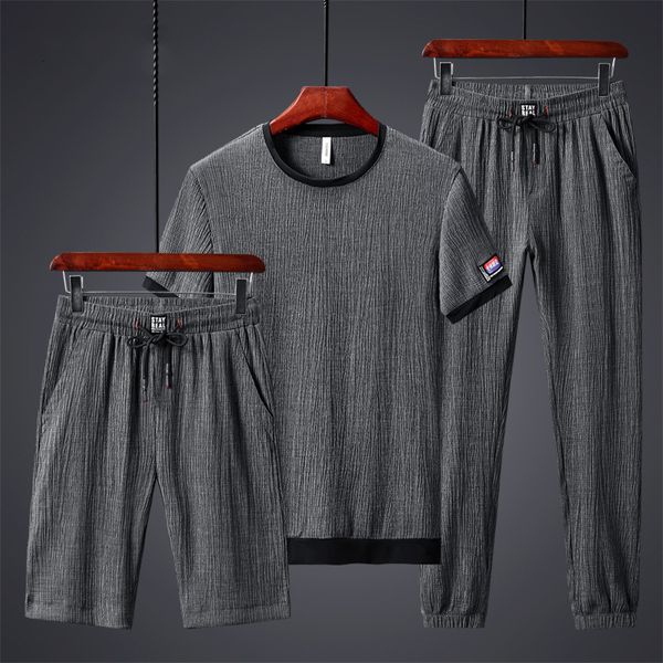 mens tracksuits summer korean style tshirtshortscasual pants 3piece set sports suit elastic ice silk large retro slim men clothes 230724, Gray
mens tracksuits summer korean style tshirtshortscasual pants 3piece set sports suit elastic ice silk large retro slim men clothes 230724, Gray