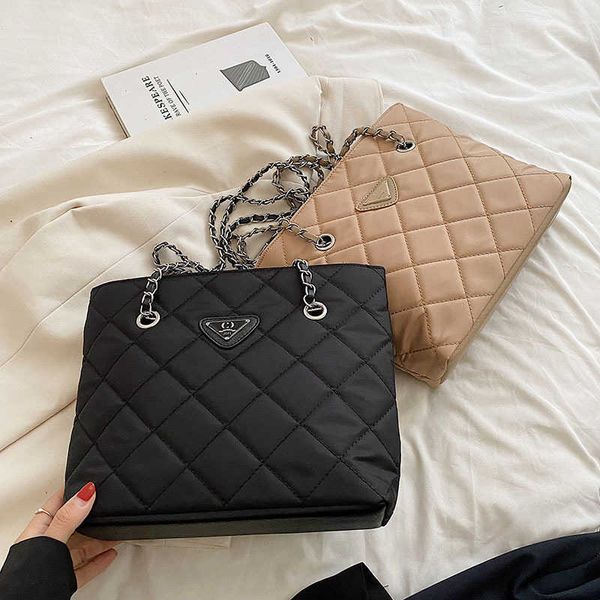2023 high capacity tote texture new personalized diamond grid one sling shoulder crossbody trend portable bag purses
2023 high capacity tote texture new personalized diamond grid one sling shoulder crossbody trend portable bag purses