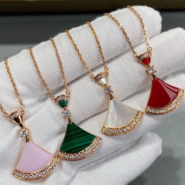 luxury designer necklace for women brand necklace shell diamond pendant necklace 18k gold silver steel luxury jewelry fan shaped necklaces g
luxury designer necklace for women brand necklace shell diamond pendant necklace 18k gold silver steel luxury jewelry fan shaped necklaces g