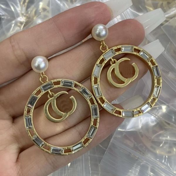 hoop earrings crystal diamond letter earrings designer for women fashion gorgeous luxury brand celebrity same style brass earring jewelry wi, Golden;silver
hoop earrings crystal diamond letter earrings designer for women fashion gorgeous luxury brand celebrity same style brass earring jewelry wi, Golden;silver