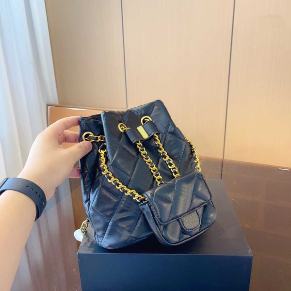 designer drawstring women chian bucket luxurys handbag drawstring leather shoulder bag leather bucket wallet lady handbag with pouch 230715
designer drawstring women chian bucket luxurys handbag drawstring leather shoulder bag leather bucket wallet lady handbag with pouch 230715