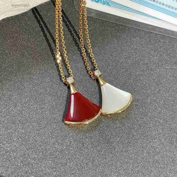 necklaces v skirt necklace women 18k rose gold inlaid with mozanne red chalcedony white fritillaria small fan-shaped clavicle chain, Silver
necklaces v skirt necklace women 18k rose gold inlaid with mozanne red chalcedony white fritillaria small fan-shaped clavicle chain, Silver