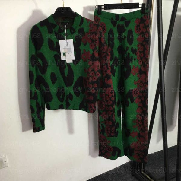 23ss womens designer clothing knitted suit women pants sets leopard print crew-neck long sleeve pullover sweater high-waisted straight pants, White
23ss womens designer clothing knitted suit women pants sets leopard print crew-neck long sleeve pullover sweater high-waisted straight pants, White