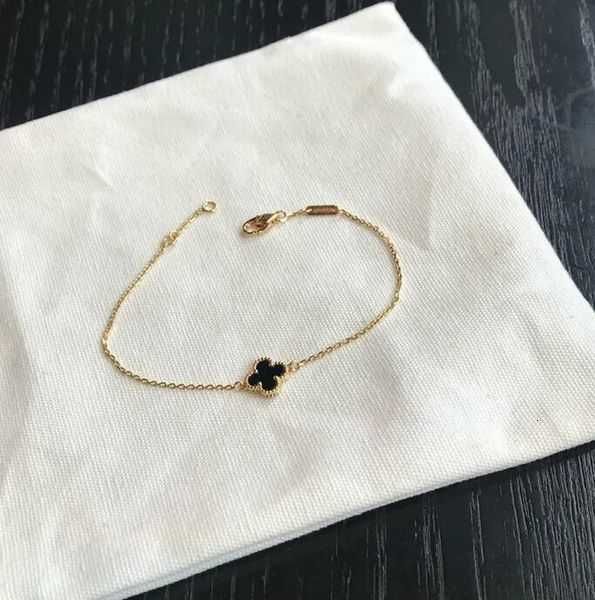 3colors designers fashion design double side 4-clover charm bracelets 18k gold stainless steel luxury bracelet mini jewelry for gift1po0, Golden;silver
3colors designers fashion design double side 4-clover charm bracelets 18k gold stainless steel luxury bracelet mini jewelry for gift1po0, Golden;silver