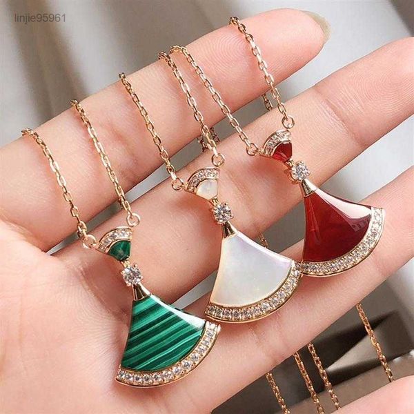 925 sterling silver luxury necklace plated 18k rose gold original buckle starry gradient blue powder skirt fan-shaped white mother-of-p324w
925 sterling silver luxury necklace plated 18k rose gold original buckle starry gradient blue powder skirt fan-shaped white mother-of-p324w