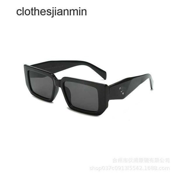 2023 design sunglasses %80 factory wholesale and retail new p family small box fashion sunglass women's advanced sense inscreen persona, White;black
2023 design sunglasses %80 factory wholesale and retail new p family small box fashion sunglass women's advanced sense inscreen persona, White;black