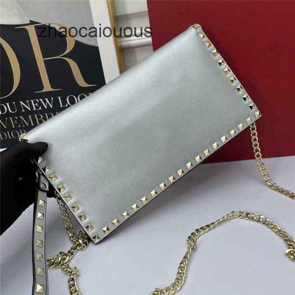 designer valentinoz women beach bag cowhide handbags luxury classic lady's new bags riveted crossbody metal fashion large capacity leat
designer valentinoz women beach bag cowhide handbags luxury classic lady's new bags riveted crossbody metal fashion large capacity leat
