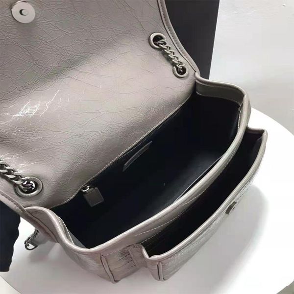 oil wax cowhide niki shopping bag evening bags explosive oil wax tire cowhide burst crack single shoulder messenger chain bag european class
oil wax cowhide niki shopping bag evening bags explosive oil wax tire cowhide burst crack single shoulder messenger chain bag european class