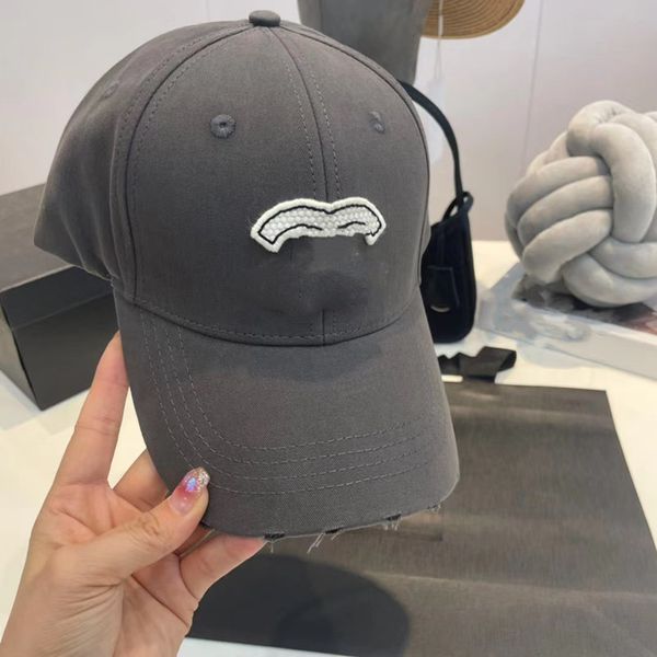 new designer brand baseball cap men's and women's summer and autumn embroidered letters sun hat fashion trend small fragrance lett, Blue;gray
new designer brand baseball cap men's and women's summer and autumn embroidered letters sun hat fashion trend small fragrance lett, Blue;gray