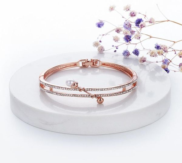 2020 new design gold plating double line bracelet set with diamond pearl exquisite elegant durable color bracelet gifts for girlfr6128336, Golden;silver
2020 new design gold plating double line bracelet set with diamond pearl exquisite elegant durable color bracelet gifts for girlfr6128336, Golden;silver