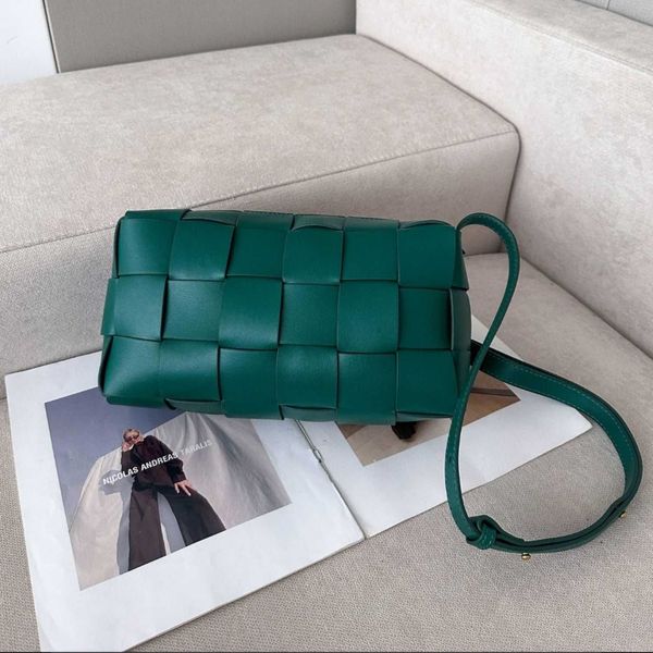 designer bag cassette bags hand woven leather bucket bag women's layer vegetable tanned leather small square bag
designer bag cassette bags hand woven leather bucket bag women's layer vegetable tanned leather small square bag