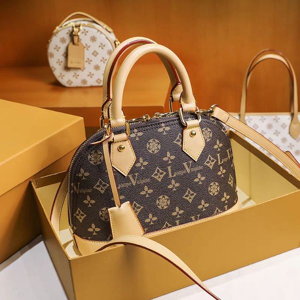 fashion leathers leather shell bag women shoulder bag purses composite tote louise purse vutton crossbody viuton bags
fashion leathers leather shell bag women shoulder bag purses composite tote louise purse vutton crossbody viuton bags