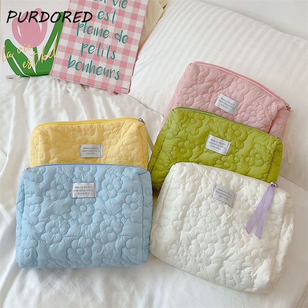 cosmetic bags cases purdored 1 pc women 5 colors flower bag quilted cotton soft makeup case pouch zipper large toiletry for girl 230725
cosmetic bags cases purdored 1 pc women 5 colors flower bag quilted cotton soft makeup case pouch zipper large toiletry for girl 230725