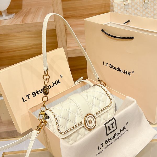 evening bags luxury brand leather casual fashion versatile highend sense diamond bag oneshoulder crossbody tote for women 230725
evening bags luxury brand leather casual fashion versatile highend sense diamond bag oneshoulder crossbody tote for women 230725
