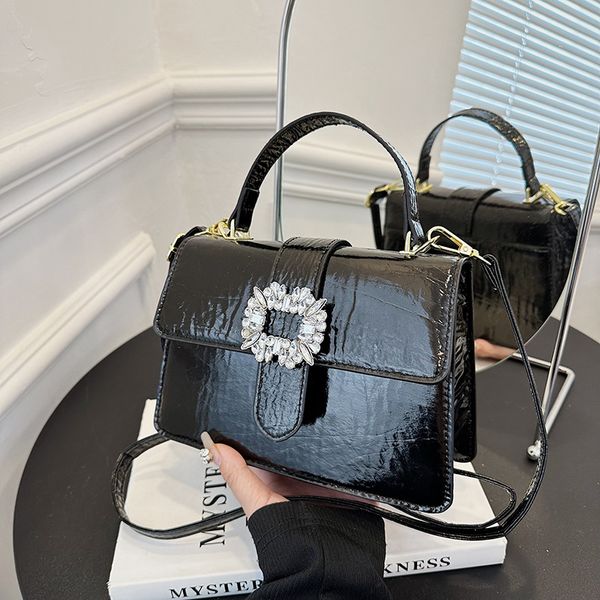 factory wholesale ladies shoulder bags 8 colors street fashion glossy patent leather handbag sweet rhinestone messenger bag personality wome
factory wholesale ladies shoulder bags 8 colors street fashion glossy patent leather handbag sweet rhinestone messenger bag personality wome