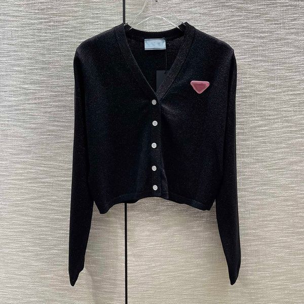 2023 women's fall designer knitwear single breasted long sleeve v-neck cardigan luxury inverted triangle coat pra casual fashion sweate, White
2023 women's fall designer knitwear single breasted long sleeve v-neck cardigan luxury inverted triangle coat pra casual fashion sweate, White