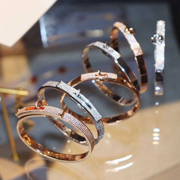 letter kelly half diamond temperament plated 18k rose gold pig nose h couple bracelet, Golden;silver
letter kelly half diamond temperament plated 18k rose gold pig nose h couple bracelet, Golden;silver