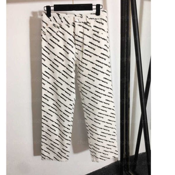 23ss denim jeans designer women jeans womens pants new loose-fitting straight-leg jeans covered in logo letter print womens clothing a1, Blue
23ss denim jeans designer women jeans womens pants new loose-fitting straight-leg jeans covered in logo letter print womens clothing a1, Blue
