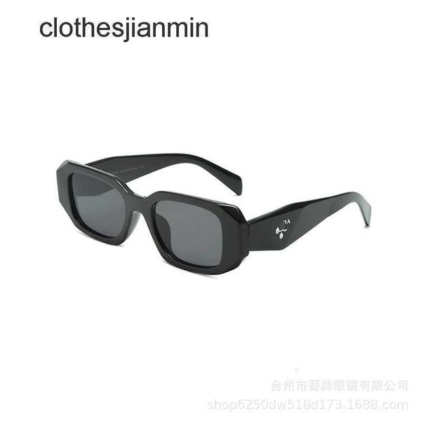 2023 design sunglasses %80 factory wholesale and retail new p family polygonal sunglass for women with a high-end feel sun shading trend per, White;black
2023 design sunglasses %80 factory wholesale and retail new p family polygonal sunglass for women with a high-end feel sun shading trend per, White;black