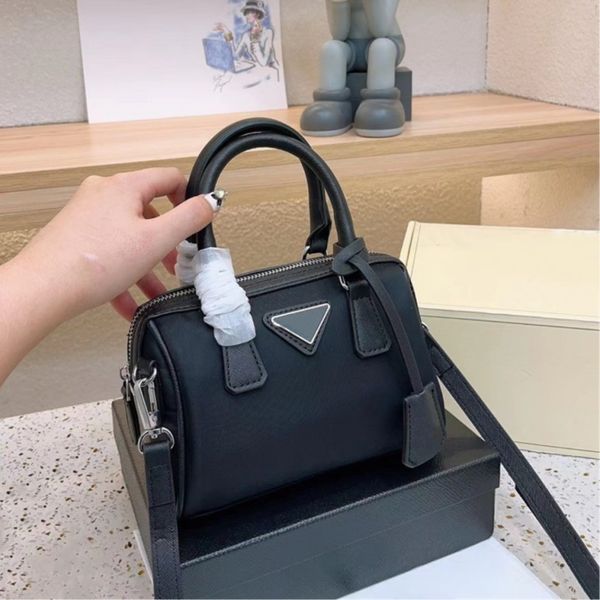 2023 mini boston shoulder bags designer bag woman crossbody tote bag handbag luxury pillow totes triangle 5a quality
2023 mini boston shoulder bags designer bag woman crossbody tote bag handbag luxury pillow totes triangle 5a quality